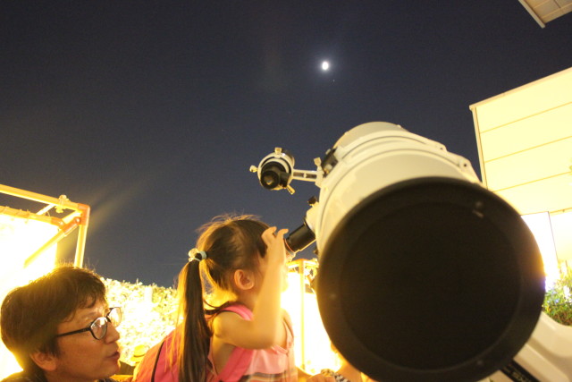 星空案内人とともに楽しむ「夏の天体観測」。たまプラーザテラスで開催。