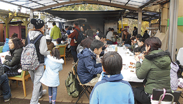 ピーナッツ掘りや畑探検ツアーなど「秋の感謝祭」多摩草むらの会