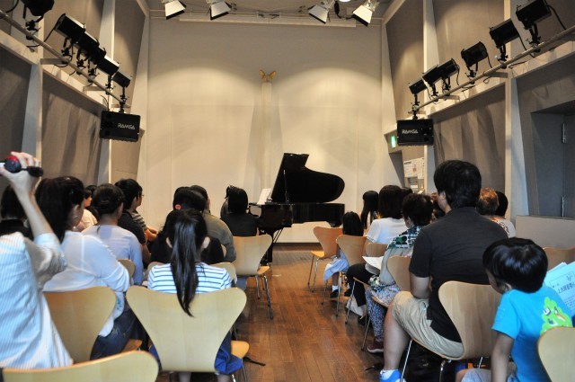 鉄子と鉄男の音楽発表会inひまわりの郷　京浜急行・横浜市営地下鉄ブルーライン上大岡駅直結