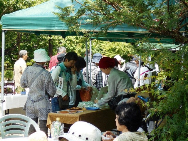 季節の花や草木を楽しんだ後は大磯地場産品をお土産に！4/22・23、5／13・14『城山マルシェ～大磯オープンガーデン2017～』＠大磯城山公園