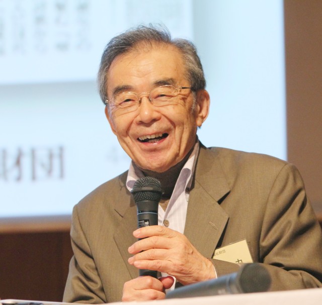 堀田力氏が講演、テーマは「ずっと安心・幸せなまちづくり」。茅ヶ崎市役所で開催。