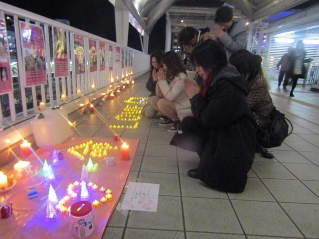 3・11 小さな命のための追悼キャンドル@辻堂駅北口ペデストリアンデッキ
