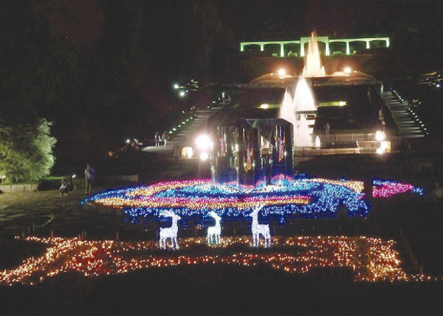 真夏の夜 フランス式庭園の噴水広場をライトアップ 8月11日 13日 神奈川県立相模原公園 相模原市 レアリア