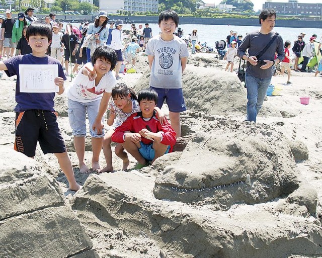家族や友だちと世界に一つの砂像づくりに挑戦しよう！「こどもの日」は逗子海岸が“砂場のアトリエ”に