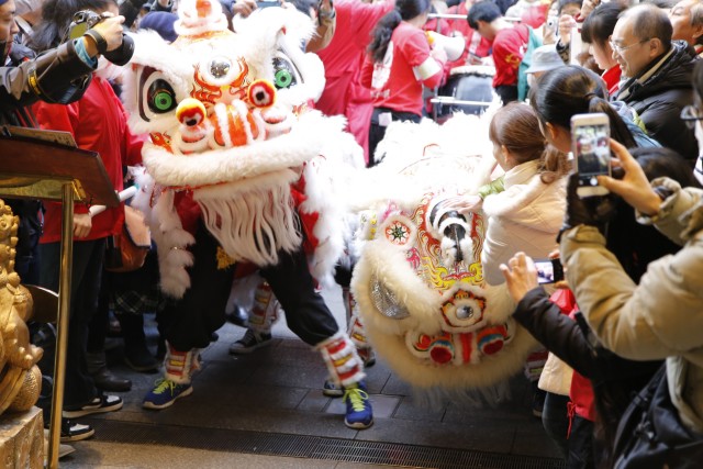 横浜中華街の「春節」1月28日(土)から 獅子舞や皇帝衣装のパレードなど中国伝統文化でお祝いムード一色