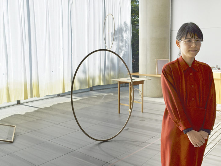 藤田道子「光と空間のための作品」展、中学生とコラボも