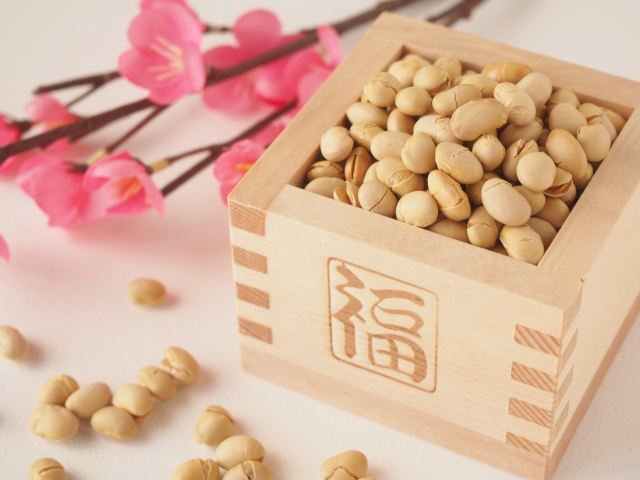 今年最初の「カモカモマーケット」は『かもじけ豆まき』！豚汁無料配布も