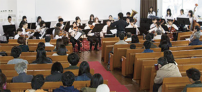 横浜薬科大学の教職員と在学生「ハマヤクオーケストラ」3月20日に初披露