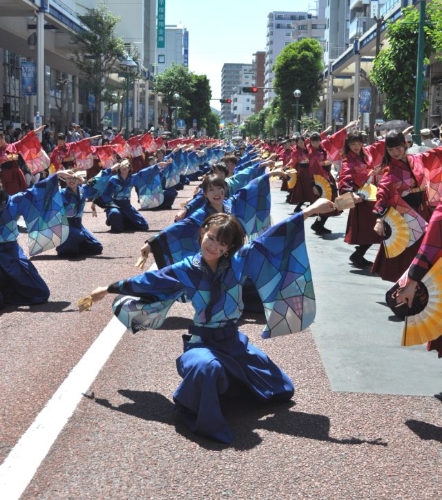 〈2020年開催中止〉ひらつか初夏の祭り「湘南よさこい祭り2019」鳴子や音楽に合わせ1700人が演舞