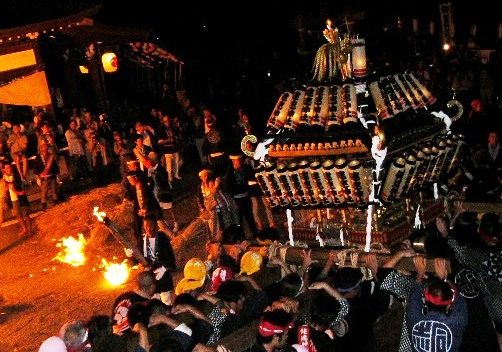 秦野・健速神社火祭りと文化に触れる!観光ボランティアと“夕暮ハイク”