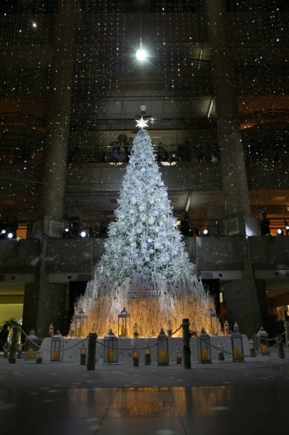 雪降る横浜ランドマークタワーでクリスマス 白雪の北欧の森が登場 雪降る横浜ランドマークタワーでクリスマス 白雪の北欧の森が登場
