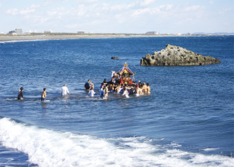 大磯元旦寒中神輿