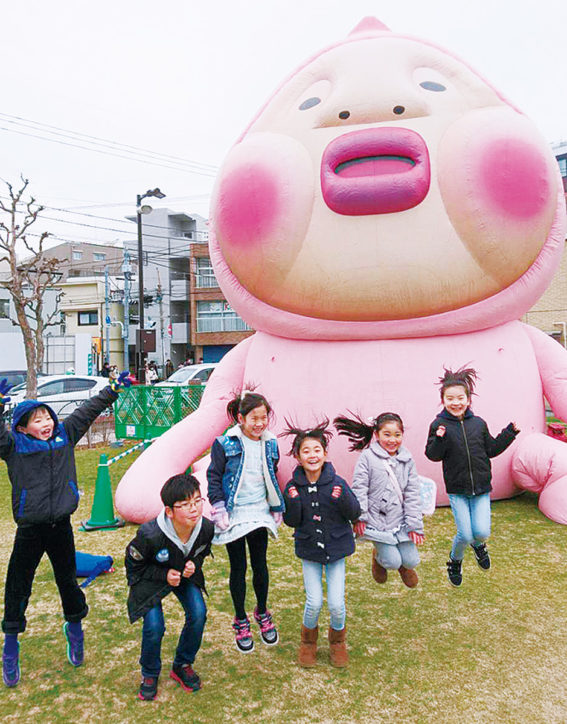 町田でこびとづかん あそびの学校 開催中 超巨大カクレモモジリや謎解きゲームほか レアリア