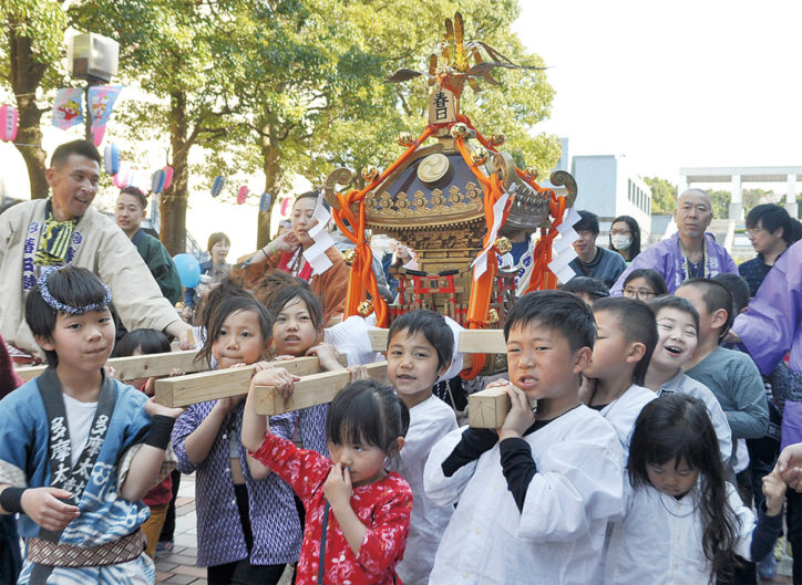 多摩市内の神社の神輿が一堂に！「多摩ふれ愛祭り」