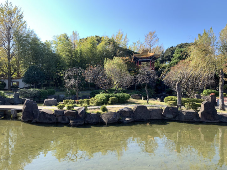川崎区大師公園の「瀋秀園」は中国式自然山水庭園