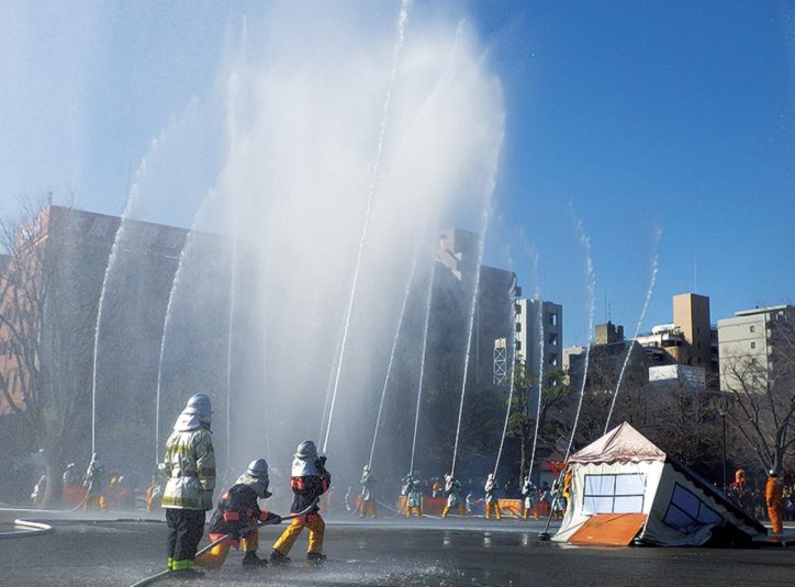 反町公園で「神奈川区消防出初式｣ 2020年1月11日 総合演技や各種体験も