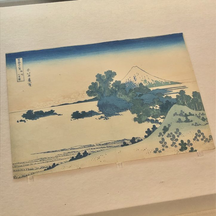 浮世絵で描かれた　富士山と江の島の構図の妙