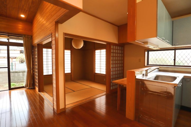 <希少な平屋物件レポ>衝撃的な事実も?“田舎モダン”の開成町で縁側付き平屋暮らし <希少な平屋物件レポ>衝撃的な事実も?“田舎モダン”の開成町で縁側付き平屋暮らし