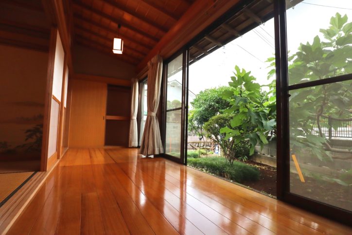 <希少な平屋物件レポ>衝撃的な事実も?“田舎モダン”の開成町で縁側付き平屋暮らし <希少な平屋物件レポ>衝撃的な事実も?“田舎モダン”の開成町で縁側付き平屋暮らし