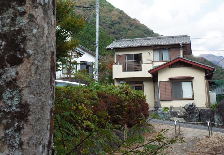 <激レア物件レポ>丹沢湖畔でアウトドアな暮らし!花火も目の前で鑑賞できる西丹沢の「特等席」を訪ねてみた <激レア物件レポ>丹沢湖畔でアウトドアな暮らし!花火も目の前で鑑賞できる西丹沢の「特等席」を訪ねてみた