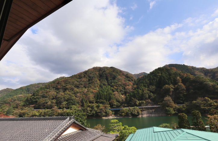 激レア物件レポ 丹沢湖畔でアウトドアな暮らし 花火も目の前で鑑賞できる西丹沢の 特等席 を訪ねてみた 神奈川 東京多摩のご近所情報 レアリア