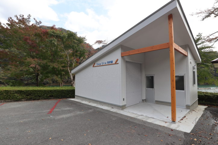<激レア物件レポ>丹沢湖畔でアウトドアな暮らし!花火も目の前で鑑賞できる西丹沢の「特等席」を訪ねてみた <激レア物件レポ>丹沢湖畔でアウトドアな暮らし!花火も目の前で鑑賞できる西丹沢の「特等席」を訪ねてみた