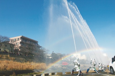 【2023年1月7日 】横浜市 戸塚区消防出初式  ３年ぶりに柏尾川で一斉放水も