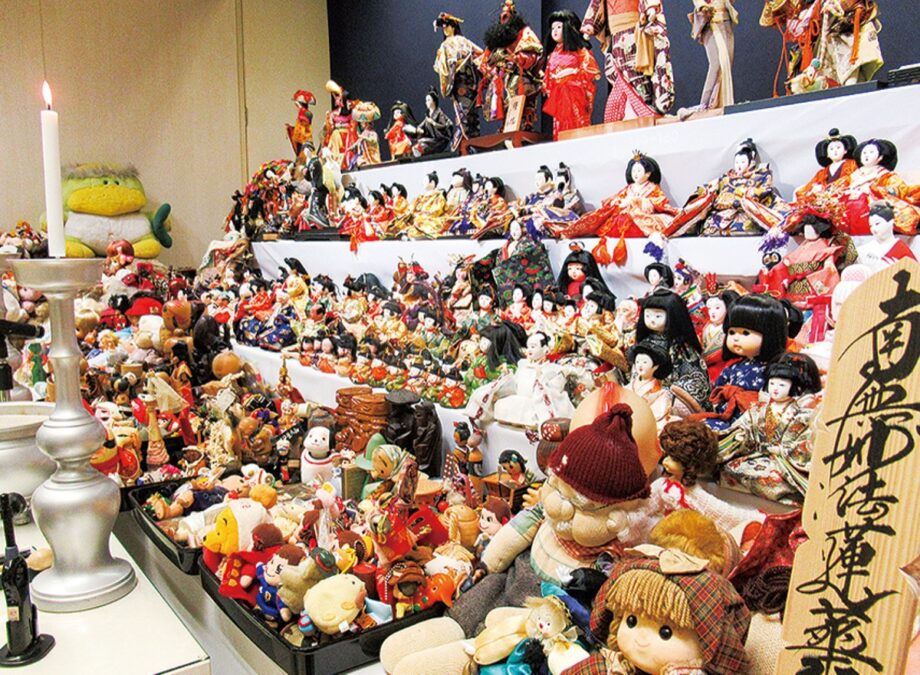 沢山の思い出に感謝「第13回人形供養会」横須賀市・辰若葬儀社で