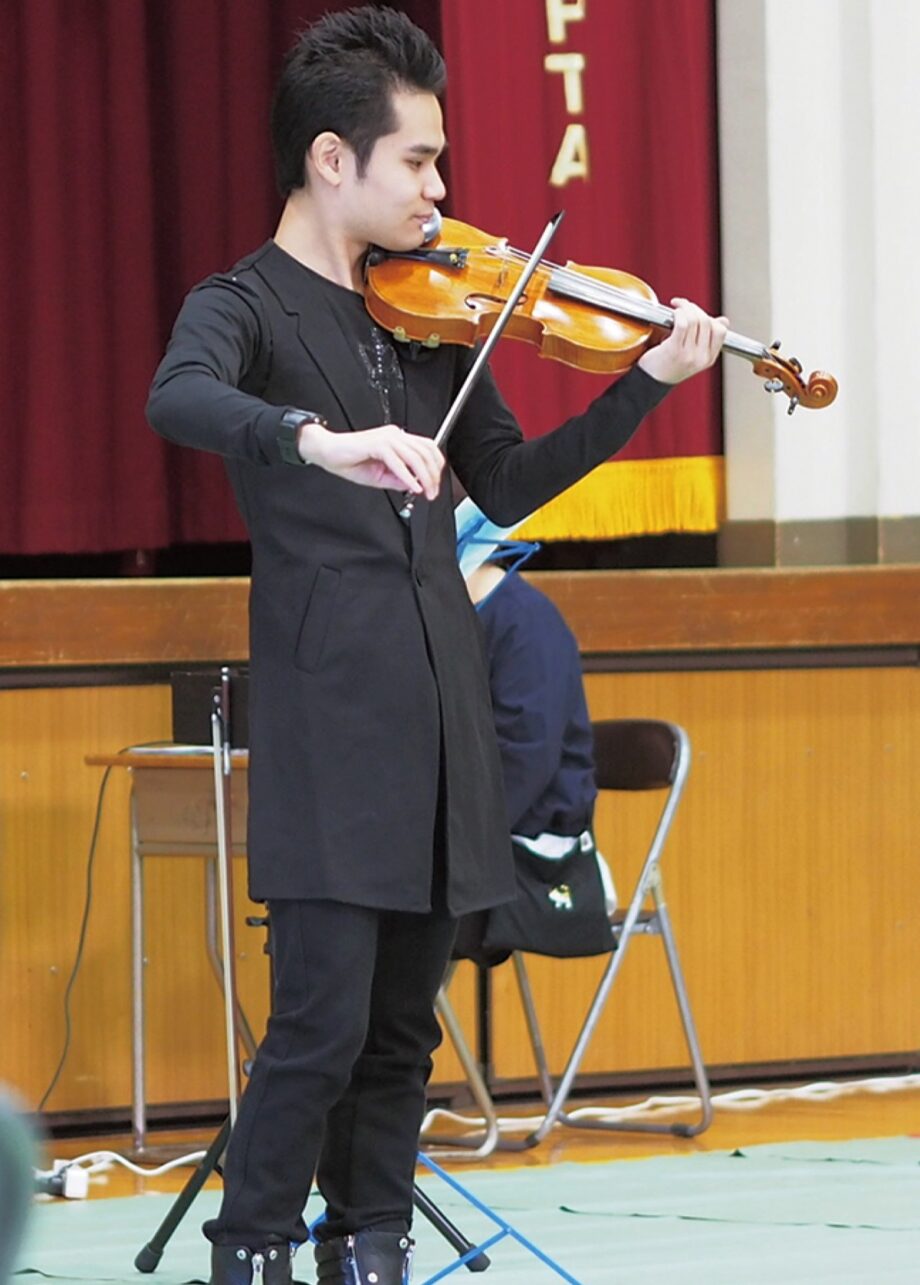 小田原市在住のバイオリニスト式町水晶さんが「TSUNAMIバイオリン」の音色をYouTubeで配信！