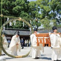 寒川神社で日常生活の平穏を願う「夏越の大祓式」並「茅の輪神事」2025年6月30日＠寒川町