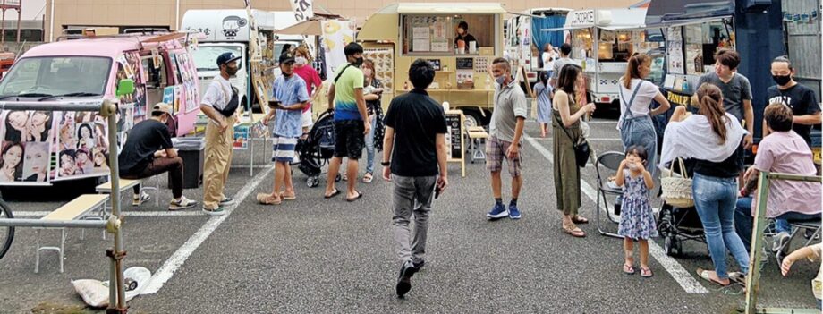 キッチンカー賑わい作る 鶴見駅西口で初のマルシェ　9月26日は豊岡町19の駐車場で！！