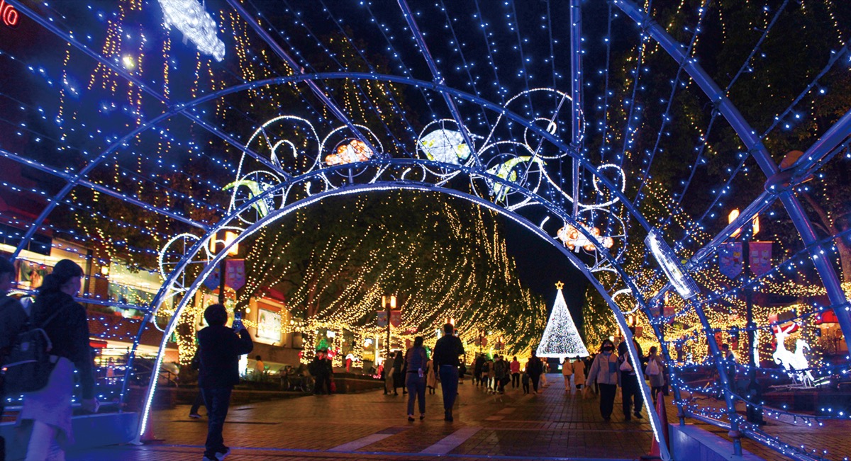 多摩市の多摩センター駅周辺のイルミ幻想的に【2022年2月まで