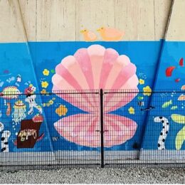 茅ヶ崎市立中島中学校・美術部生徒たちが描いた「茅ヶ崎の海」巨大壁画完成