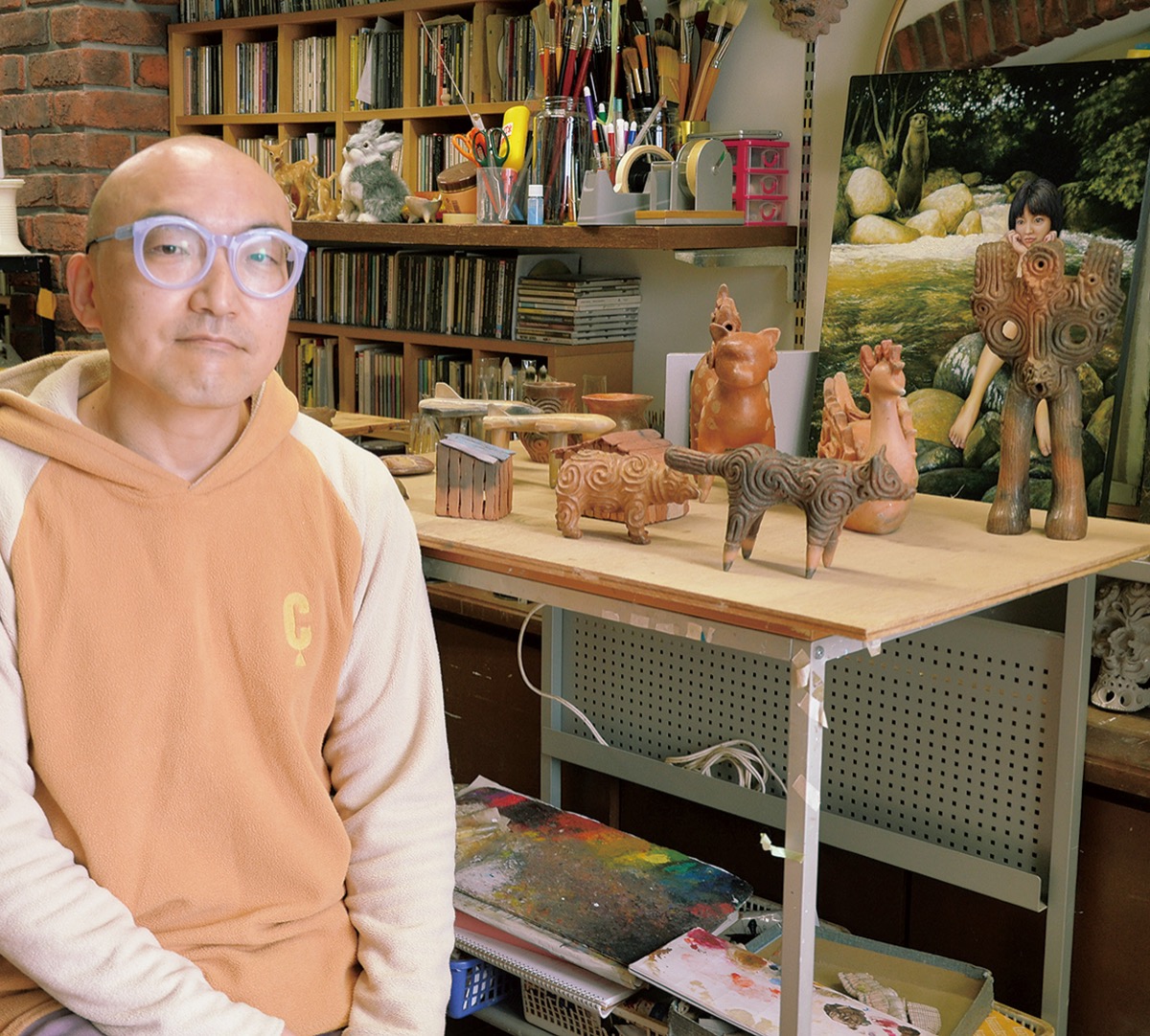 現代アート作品　松山賢　『抽象ガールと模様昆虫・白』（K.S.M.） 横浜市南区在住、松山賢さん「美術の眼、考古の眼」考古資料と現代美術