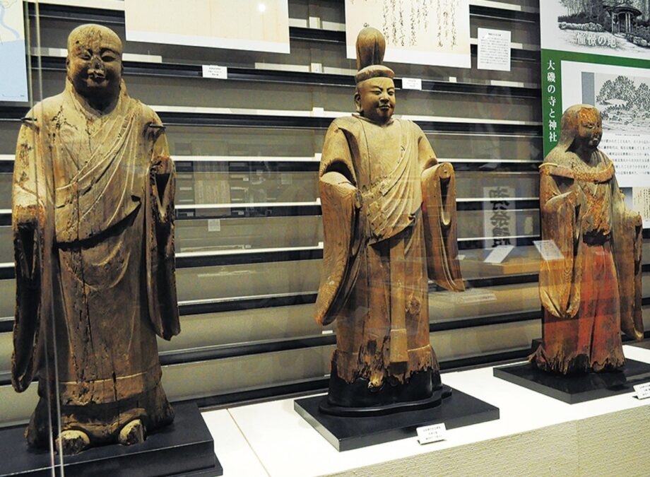 神奈川県指定重要文化財に指定された「高来神社神像」３躯を展示＠大磯町郷土資料館