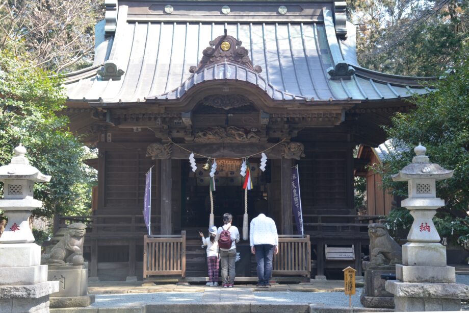 茅ヶ崎市北部のパワースポット「腰掛神社」を訪ねてみた！日本武尊に由来する由緒正しき芹沢のご鎮守で心も体も癒される