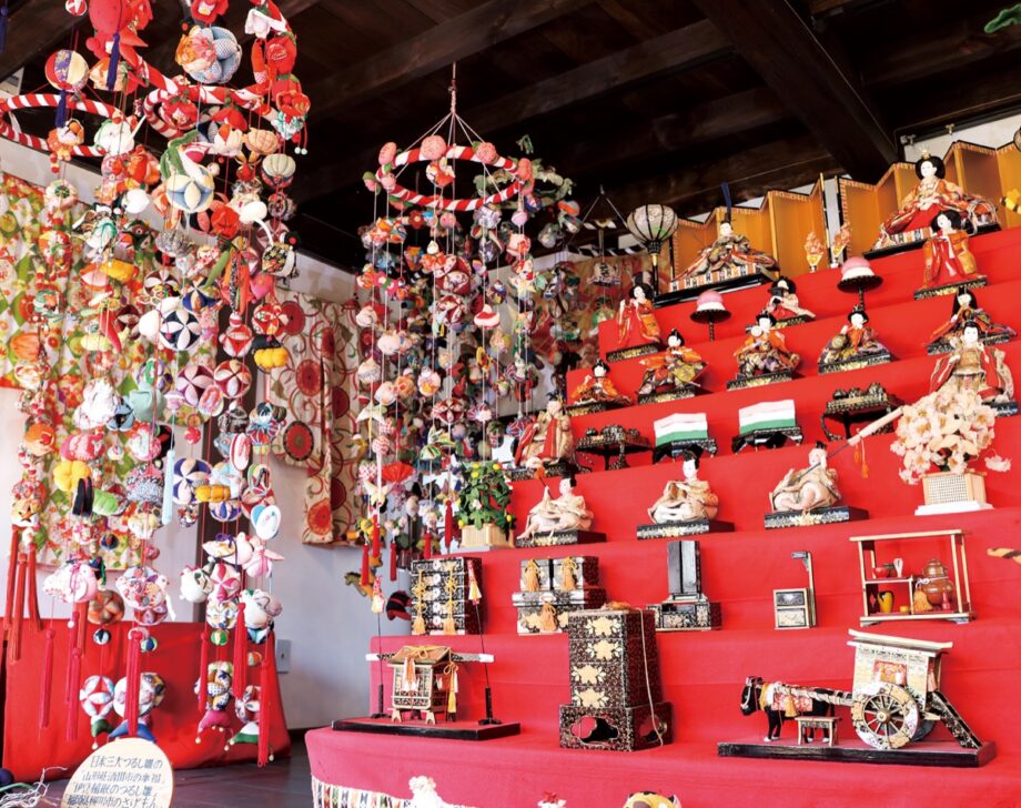 【横浜市緑区】〈にいはる里山交流センター〉 雛飾り、華やかに 展示は3月15日まで