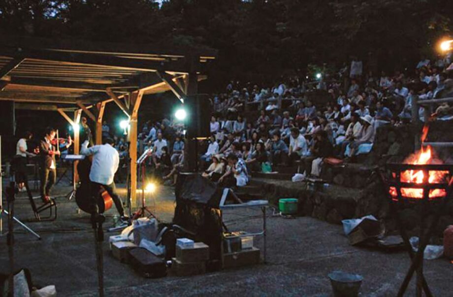 【2022年6月4日】川崎市・生田緑地の森の広場で｢音楽会」かがり火が灯る中美しい曲を～ ホタルの観賞も