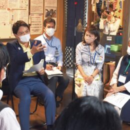 「子育てをテーマ」に意見交換　横浜市長就任後初、金沢区富岡住民らと対話
