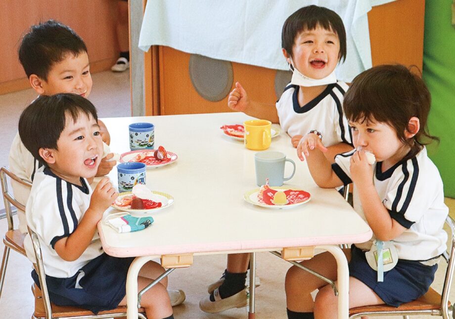 六角橋商店街 おやつで育む地域愛 特別レシピを園児に提供