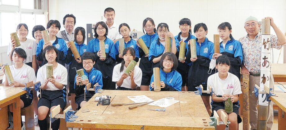 川崎市多摩区の二ヶ領用水で３年ぶりに灯籠流し【８月21日】稲田中生徒制作の竹明かりオブジェも