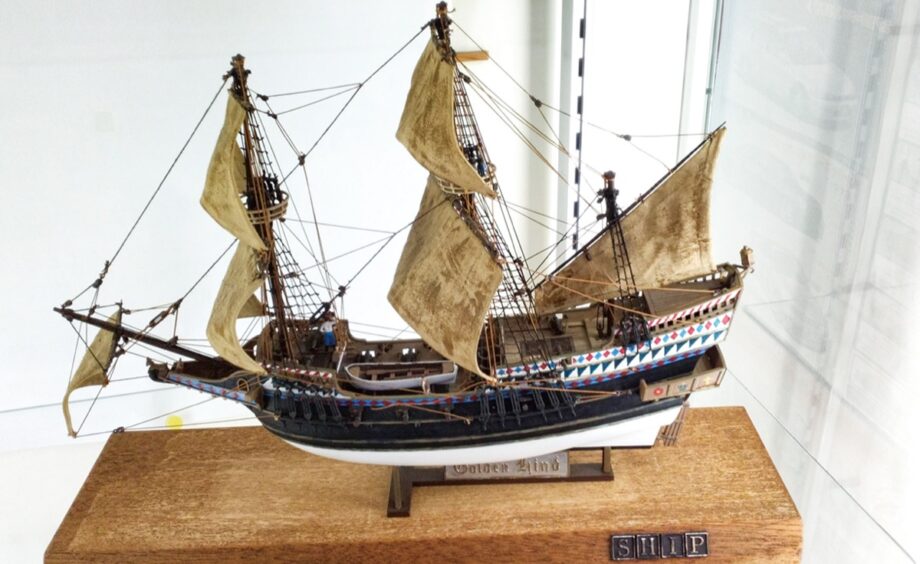 横須賀・衣笠商店街「おもちゃの王様」でプラモデル特別展示ー精巧な力作を間近くでー