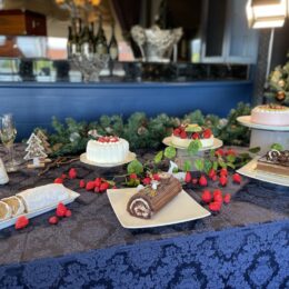 横浜・ホテルニューグランドの2023年クリスマスはみんなで『Cheers！』ケーキなどは10月1日より予約スタート