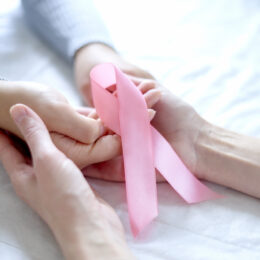 毎年10月は「ピンクリボン月間」乳がんについて自分の事、家族の事として考えよう！＜平塚市＞