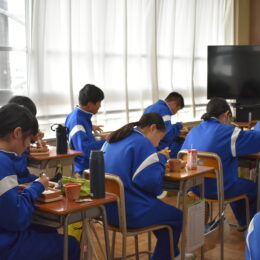 茅ヶ崎市・中学校給食のモデル事業を円蔵・萩園中で１週間実施