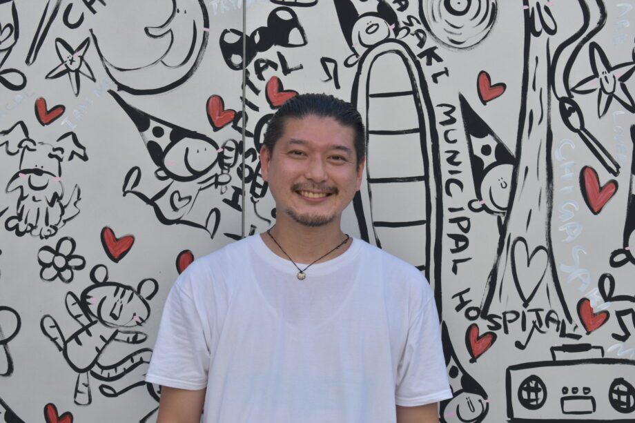 「アートで癒しを」茅ヶ崎市立病院の発熱外来にGaku Igarashiさんの壁画アートが出現！
