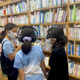 【「こころで聴く図書館」報告レポ】聴こえない子・見えない子・話せない子。3人でどうやって本を探す？