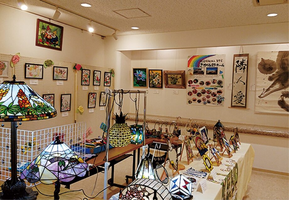 明治大学校友会「チャリティアート展 」大和市で11/1～11/6開催