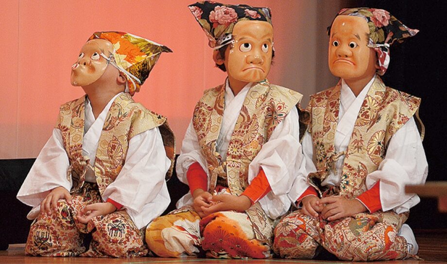 【2023年2月11日】郷土の舞華やかに～三浦市海南神社でいなりっこ～「面神楽」の子ども版披露