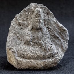 藤沢・湘南くじら館で企画展『掌（てのひら）の上の石仏たち』4月30日まで